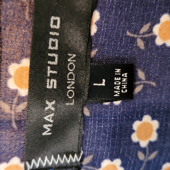 Max Studio blue print shirt. Womens Size L - Picture 2 of 5